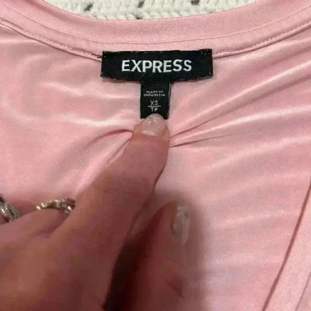 Express pink blouse size extra small. - Picture 4 of 4